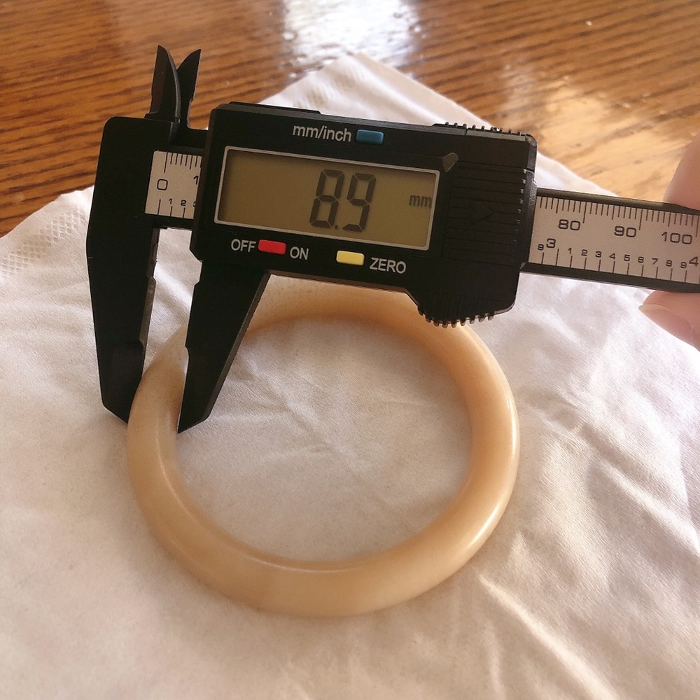 Hetian Jade Bangle - Picture 4 of 4